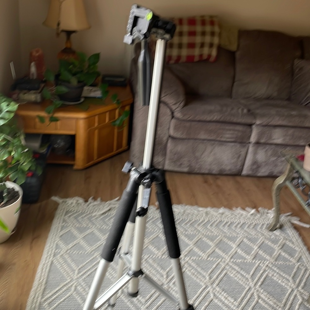 Xit, xt57trs pro series tripod, 3 levels to go to 50 in